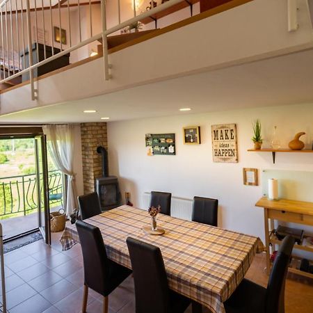 Specious Apartment Manitu In Forest Countryside Fuzine Exterior photo