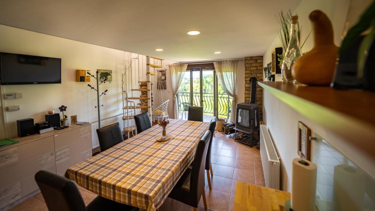 Specious Apartment Manitu In Forest Countryside Fuzine Exterior photo